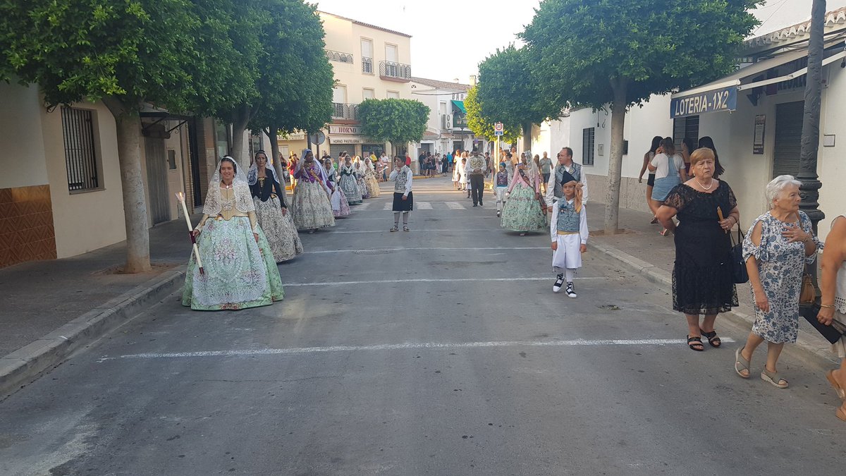 FallaNieva's tweet photo. Nuestra Falla en la Procesión de San Roque! Tras el Castillo damos por finalizadas las fiestas! Gracias a todos por haber estado ahi! Nos preparamos para la próxima! 
🎊🎊🎊😍😍😍

#HacemosFalla #FallaOlmosNieva #FiestasSAB2019 https://t.co/leVcEo0ddr