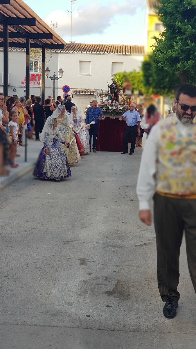 FallaNieva's tweet photo. Nuestra Falla en la Procesión de San Roque! Tras el Castillo damos por finalizadas las fiestas! Gracias a todos por haber estado ahi! Nos preparamos para la próxima! 
🎊🎊🎊😍😍😍

#HacemosFalla #FallaOlmosNieva #FiestasSAB2019 https://t.co/leVcEo0ddr