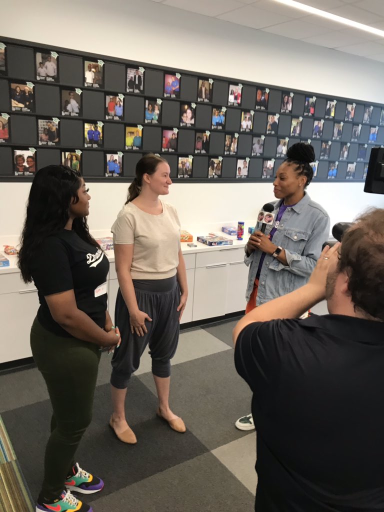FeverCares's tweet photo. In partnership with @BigBroBigSisIND tonight we hosted the Fever Friends Pizza Party! @IndianaFever player  @BetnijahLaney joined in on the fun and talked about the importance of self-care and confidence to Big &amp; Little sisters! #hertimetoplay #fever20 https://t.co/c9gnVZdIdR