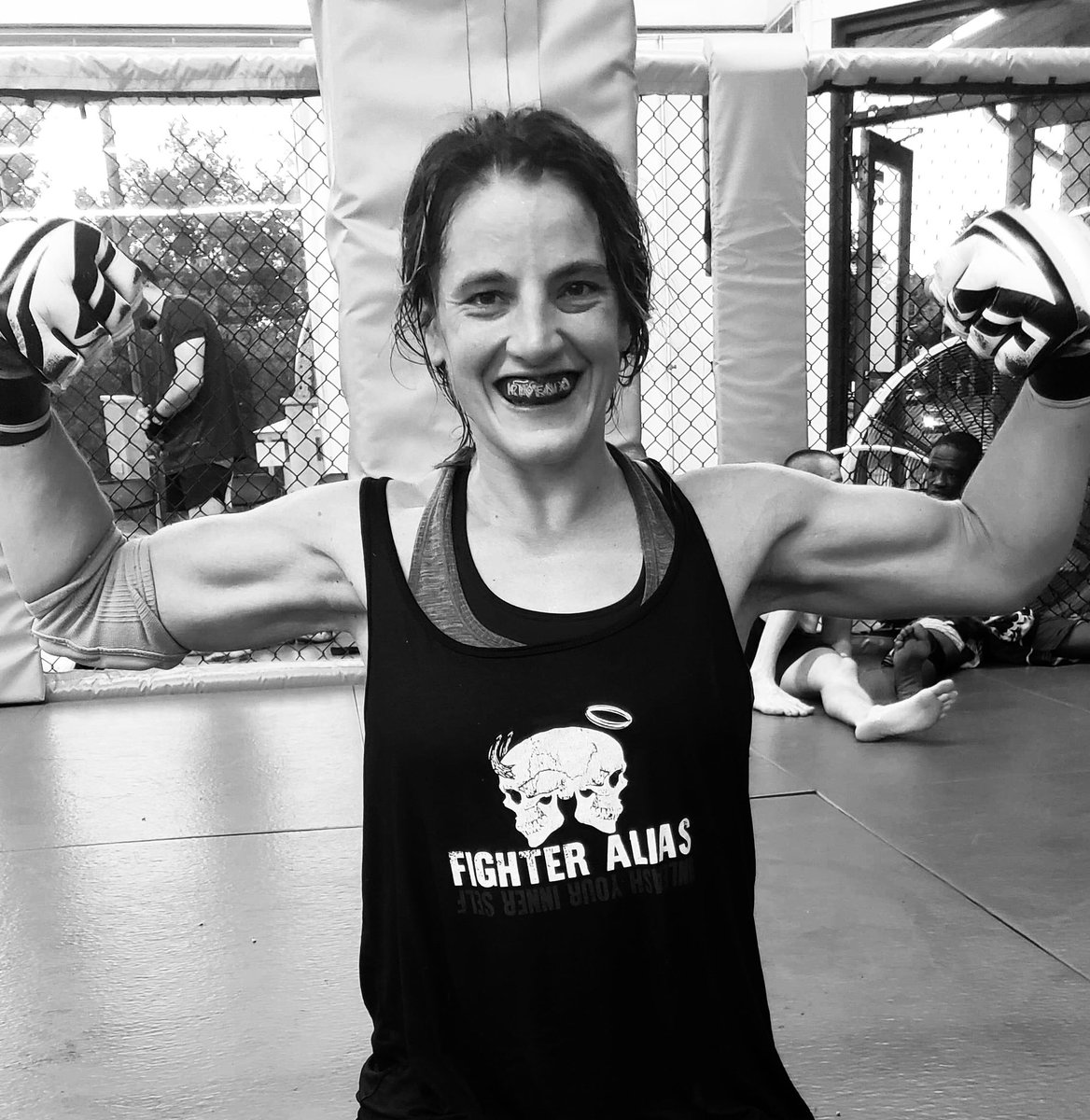 Awesome night on the mats <a href="/KnoxMma/">Knox-mma Academy</a> for #FundayFriday! Got some great reps in with the amazing <a href="/RealHellAkitty/">Shamir Peshewa</a>!! And of course, <a href="/fighteralias/">Ian Pimper</a> making a superb appearance!! Love this sport! #TrustTheProcess #KMAA #Phoenix #HellaKitty #MMA #WMMA #Featherweight