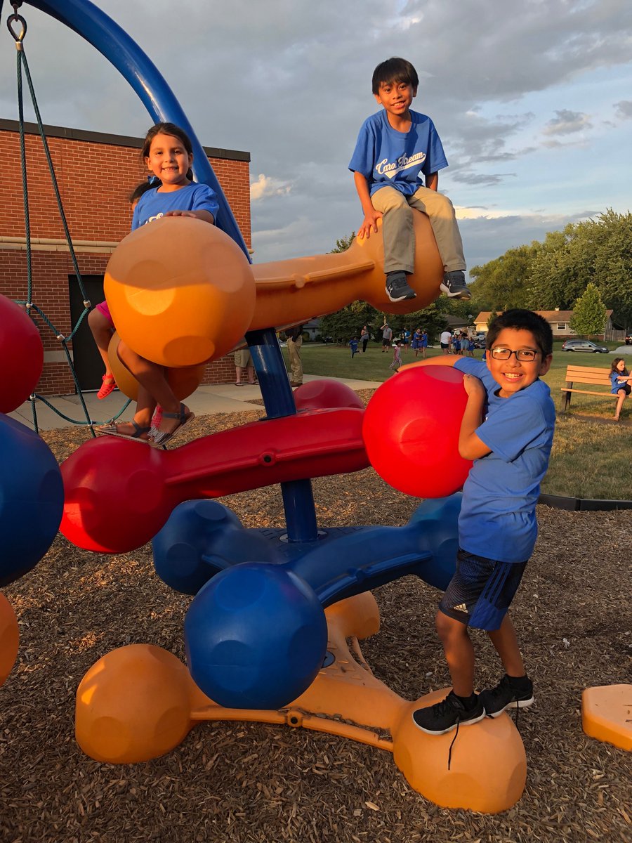 todeleteserwach's tweet photo. Had a wonderful time at our PTA Ice Cream Social this evening! @CSSchoolPTA @CSelemschool @CCSD93 https://t.co/YDP9reKdww