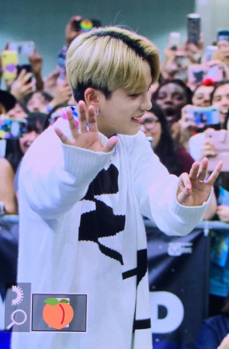 ATEEZUD's tweet photo. 190816 | Pre #KCON2019LA
.
#JONCHO
.
📸 DelightJH_ | 001012com
.
@ATEEZofficial #ATEEZ #에이티즈 #ATINY https://t.co/f1hibP5mUG