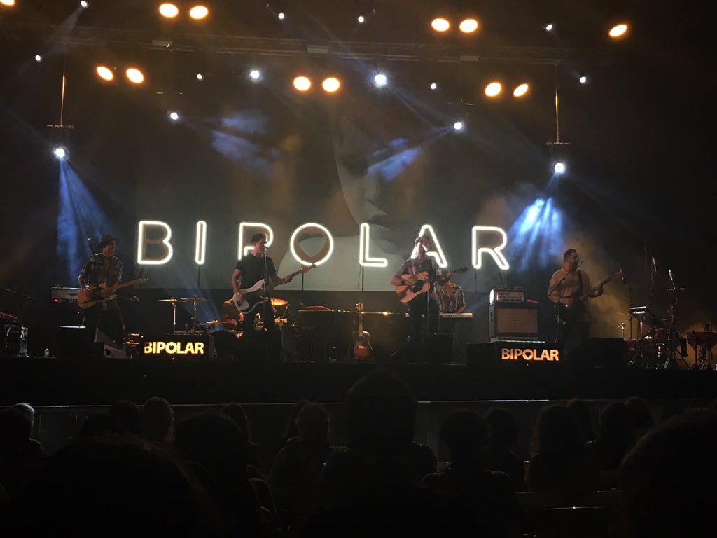 DavidMarquezMar's tweet photo. Aquesta nit una gran descoberta @bipolar_oficial al @PortaFerrada i és que quan la terra és bona...la gent surt bona. Visca l’Empordà! #juntssominvencibles #portaferrada #bipolar_oficial https://t.co/ipKnqlnzeQ