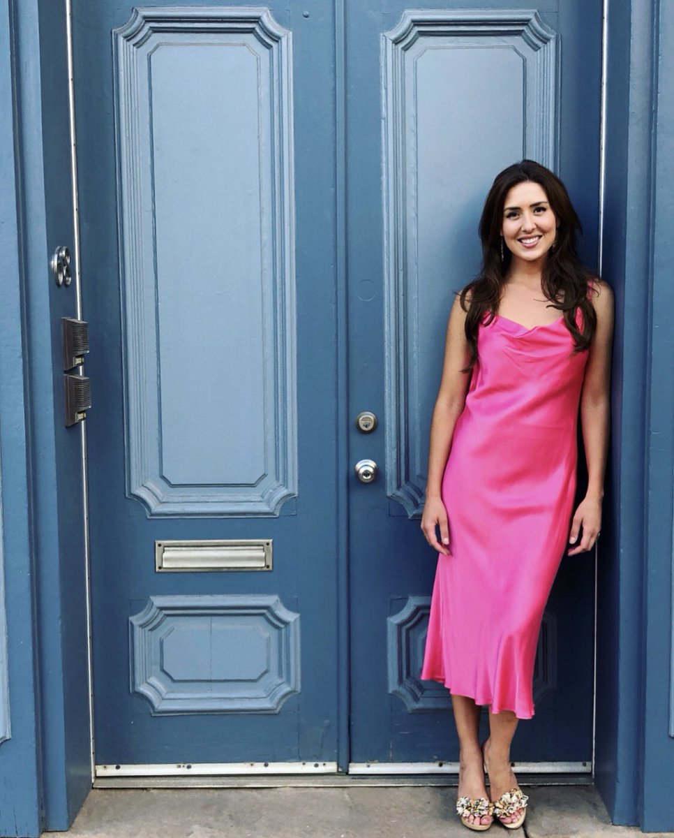 #pink makes me happy💕 #tgif 
#friday #weekendstyle #fashionfriday #citylife #cityliving #designinspo #homedesigns #ootdfashion #wiwtoday #pittsburgh #pittsburghliving #pittsburghlife #realtor #pittsburghstyle #pittsburghfashion #summerstyle #summer2019 #summerdresses #zaradress