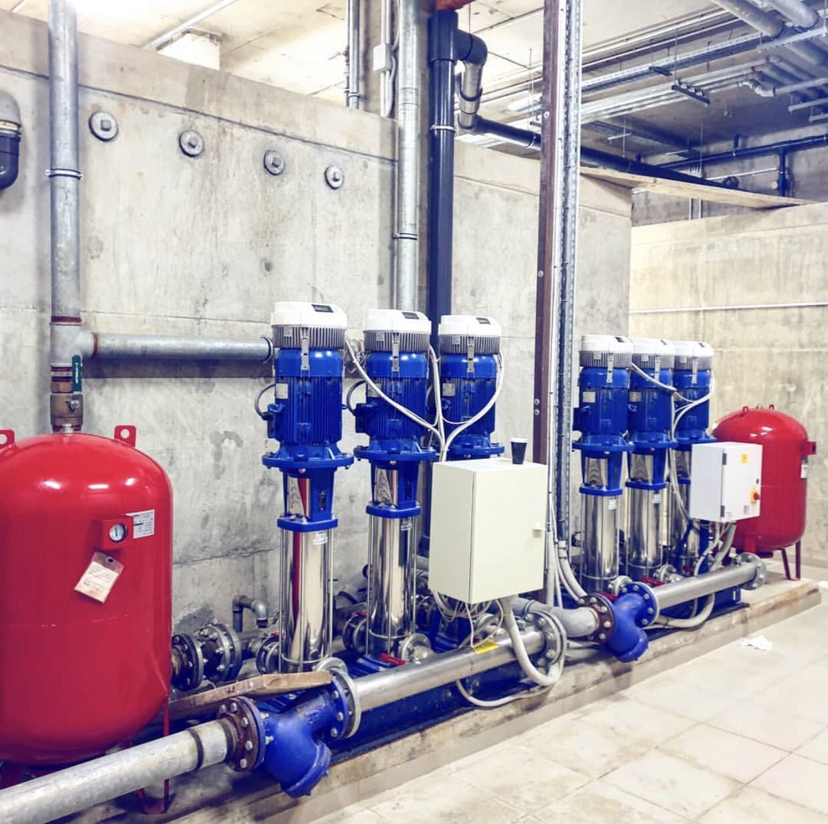 duoflowok's tweet photo. Bombas Verticales en DUOFLOW ✅ @duoflowok #somosduoflow #verticalpump #bombasverticales #bombas #bombascentrifugas #centrifugalpumps #pumps #agua #aguapotable #industria #lowara #lowarapumps #ingenieria #refrigeracion #mantenimiento #calefaccion #calderas #vapor #argentina https://t.co/ZugqYBEnFO