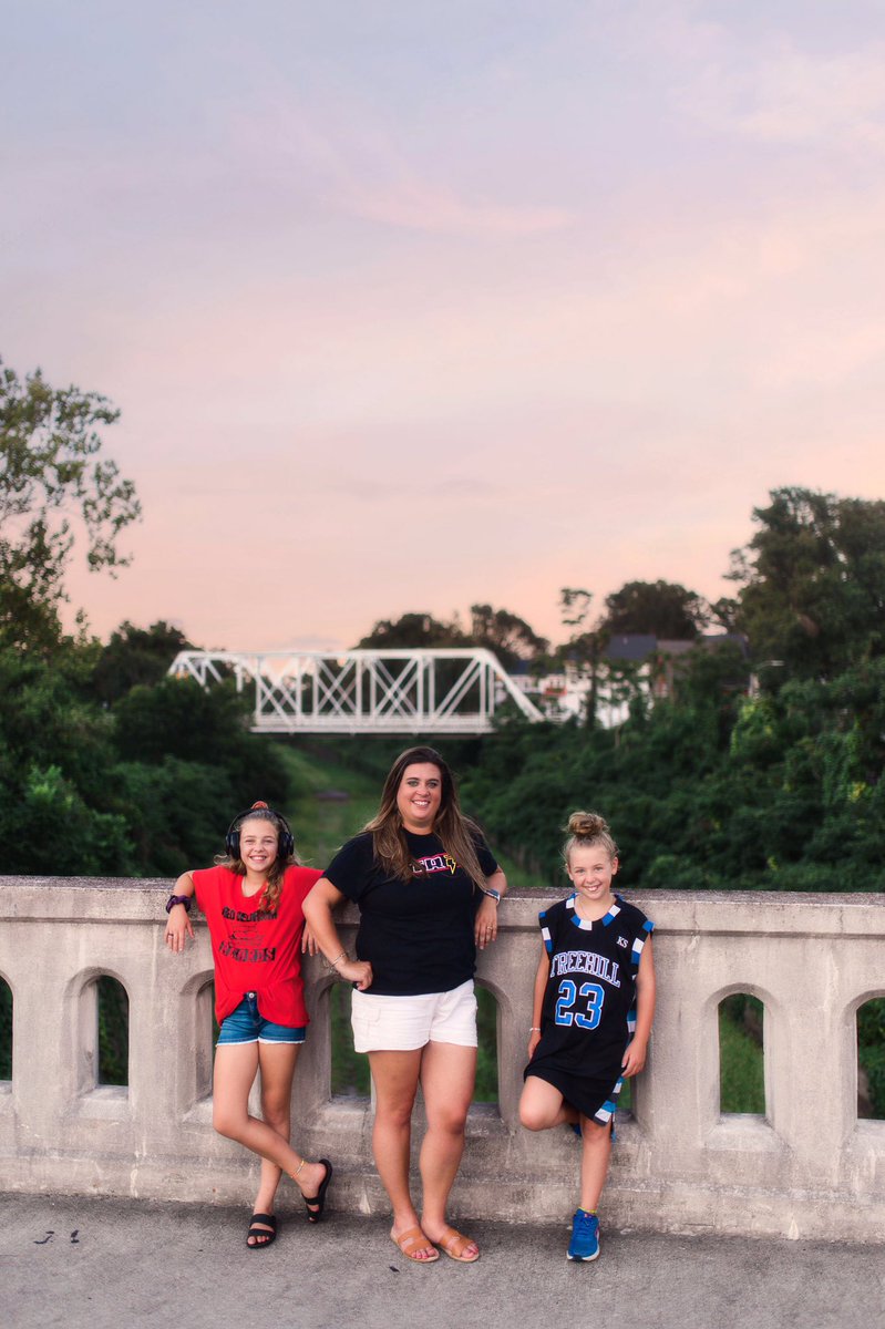 AmbamMoore's tweet image. Epic pics from Wilmington...Tree Hill! Such a beautiful place and so therapeutic for us 3! @OTHdiary @HilarieBurton @SophiaBush @antwon_tanner @BarbAlynWoods @StephenColletti @ThisIsLafferty @BethanyJoyLenz @kramergirl @katevoegele