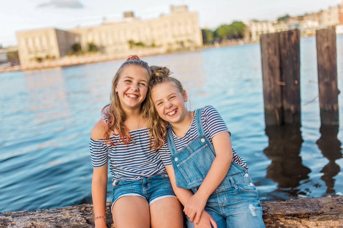 AmbamMoore's tweet image. Epic pics from Wilmington...Tree Hill! Such a beautiful place and so therapeutic for us 3! @OTHdiary @HilarieBurton @SophiaBush @antwon_tanner @BarbAlynWoods @StephenColletti @ThisIsLafferty @BethanyJoyLenz @kramergirl @katevoegele