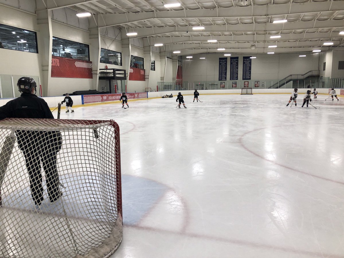 Fh98Frank's tweet photo. 10U Jr Flyers Girls first night of training camp. Getting ready for the 2019-20 season! https://t.co/5FjdM8o1fl