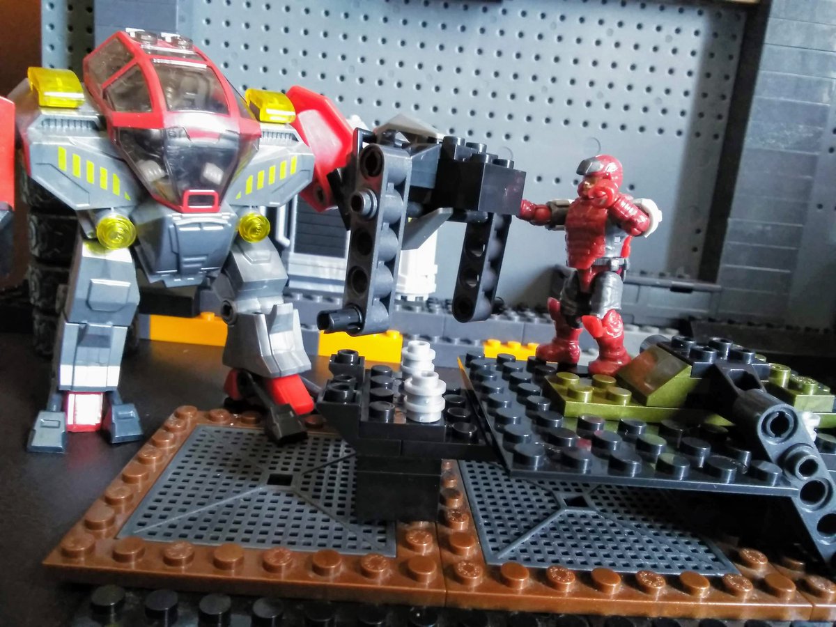 TheHaloDepot's tweet photo. The amount of typos is directly proportional to the lack of sleep I've been suffering, previous tweet on this tweet is a miracle! What the hell is #Hale? Also, #MegaConstrux! The only correct thing is the Hashtag, from now on it'll be #BrickOn instead of #BrickTogether https://t.co/2GW5bpFRny