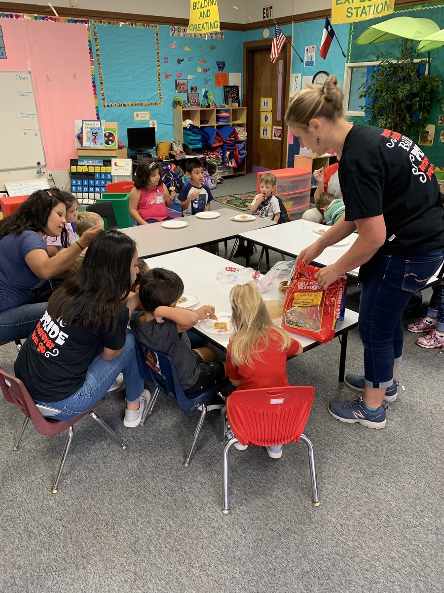 FPSBillieKids's tweet photo. Fun Friday! 1st “Cooking Show” of the year. We are learning to love literacy through a cooking experience. #TeamFlink #TeamMWhite #NewExperiences #FPSPride https://t.co/3liG0VbmWz