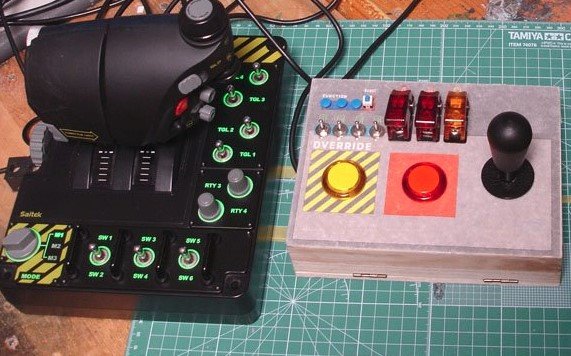Cosmosora 仲原 清朗 自作コントロールボックスと ゲームパッドでtrain Sim World運転するのすげー面白い キーボードもマウスも使わないで電車を扱えると 本当に操縦している気分になるし ちゃんと停止位置に停まれるようになった レバーだけの箱とか Cosmosora 仲原 清朗 自作コントロールボックスと ゲームパッドでtrain Sim World運転するのすげー面白い キーボードもマウスも使わないで電車を扱えると 本当に操縦している気分になるし ちゃんと停止位置に停まれるようになった レバーだけの箱とか