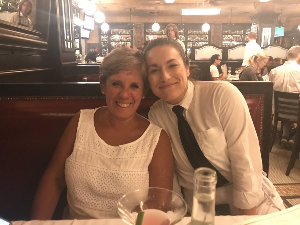 SusanSharris's tweet photo. It was great to see an old friend tonight😊😊 https://t.co/ZWdEG2ck40