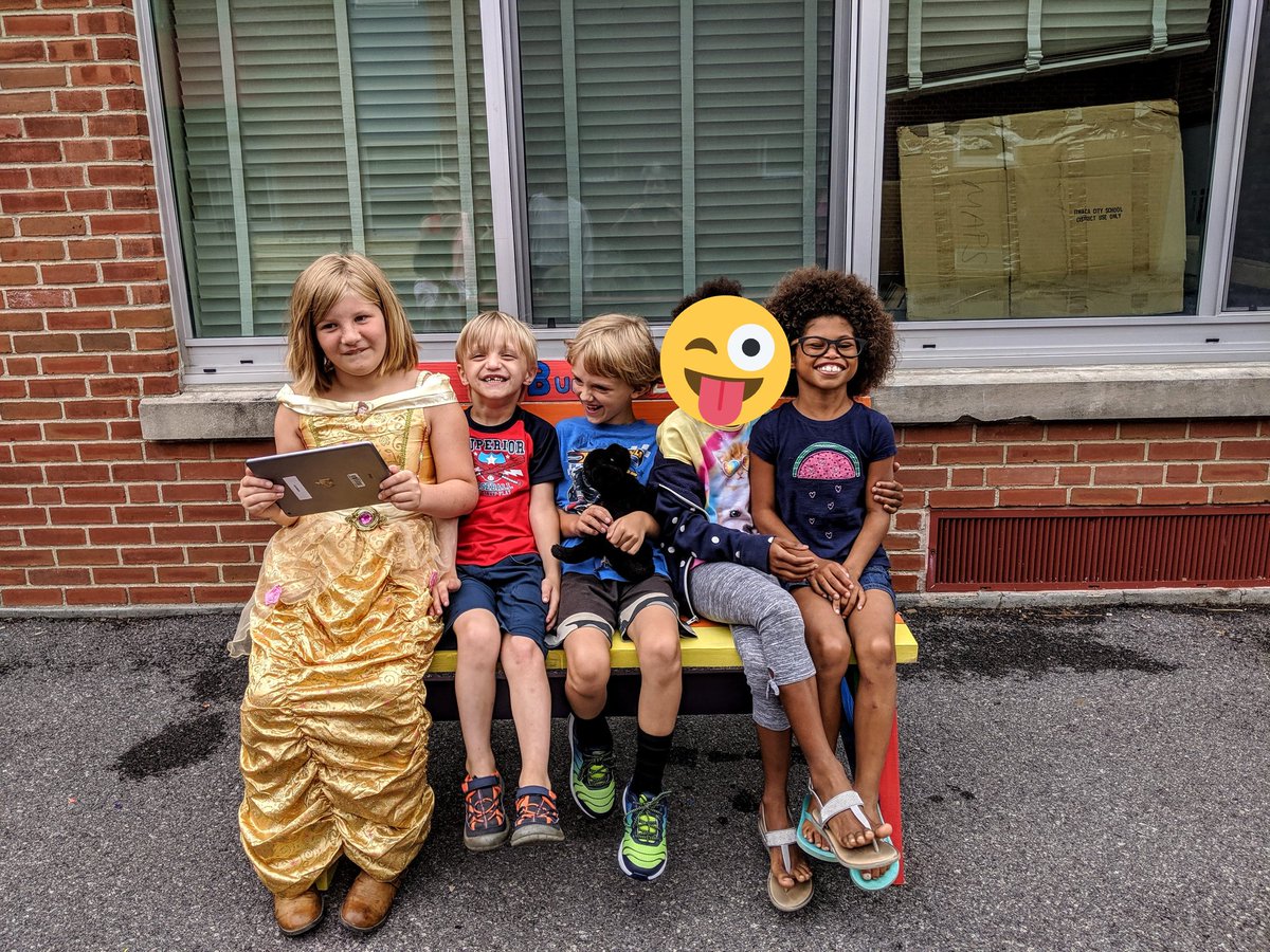 HeatherTechTST's tweet image. The plants aren&apos;t the only things that grew this summer at #projectinnovation! Our #PBL experience grew hearts, #arts and minds.  #all6000plus thinkers benefit from projects rooted in standards. Thank you @KLKiechle and @DBreiman for hosting a lovely summer