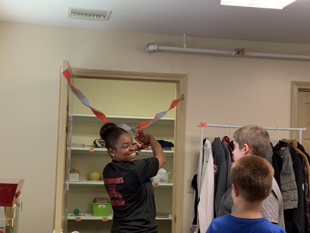 TWoodsDRE_P's tweet photo. The students had an amazing time shopping today at the grand opening of the new CORE store!! #COREROCKS #CPSBEST https://t.co/cKUPUpAUz9
