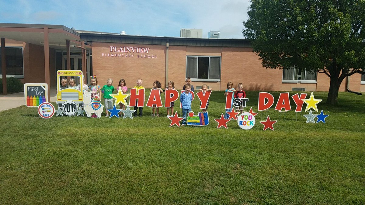 WabsKatie's tweet photo. All that I really need to know...I learned in Kindergarten 💕 👩‍🏫🍎📚🖍🖌#back2school #kindergartenlife @PHSPiratePride https://t.co/dt56b69Xrf