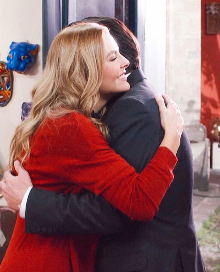 JorgeSalinasArg's tweet photo. Y Termino #UnPoquitoTuyo por @Telemundo 👏🏻👌🏻 y de nuevo volvi a verlo y es tan increible! Les dejo esta foto de #antoniosolano y #julietavargas y un hermoso abrazo 😍❤ #jorgesalinas #marjoriedesousa #salinasteam #telemundo https://t.co/O5FGmb8JYb