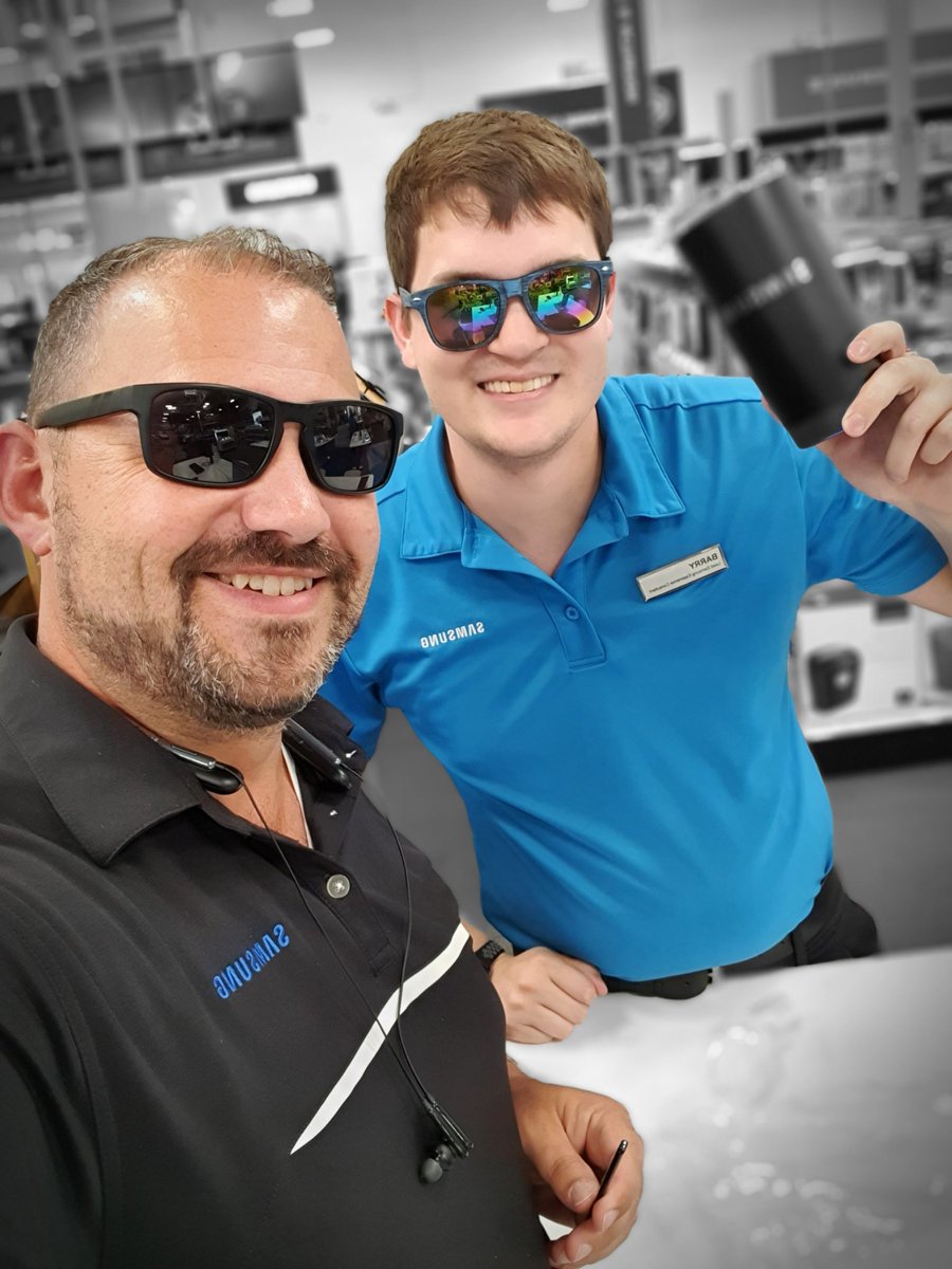 DarthProff's tweet photo. The power of Heartshare can go quite far. My SEC partners getting it done this week. #WEWILL #DoMore #DoWhatYouCant #GalaxyNote10Plus #SCKeepItTight @adamksea @Krivs14 https://t.co/Y75xIkrmjq