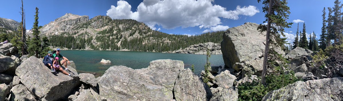 Ooh, this might be my new favorite spot in RNMP.  Lake Haiyaha.  And it’s fun to say! #rmnp #lakehaiyaha #familieswhohike