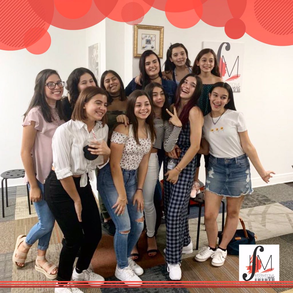 ismdoral's tweet photo. At #ISMDoral, you not only learn to develop the inner ear and exercise your voice in our singing classes, but also create friendship bonds and learn how to work as a team as our #ISMChoir girls have done. We are Family!
#Choir #GirlsChoir #GirlsSinging #Voices #SingingLessons https://t.co/fNqIcDvzg3