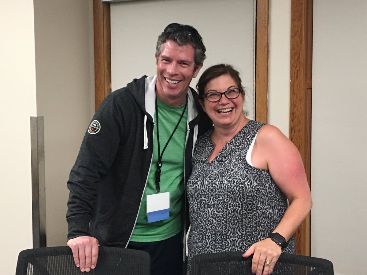 marysueme's tweet photo. Graham and the Cricut Queen! #catcwrdsb @JenLynnTaylor https://t.co/OngcyxsTTG