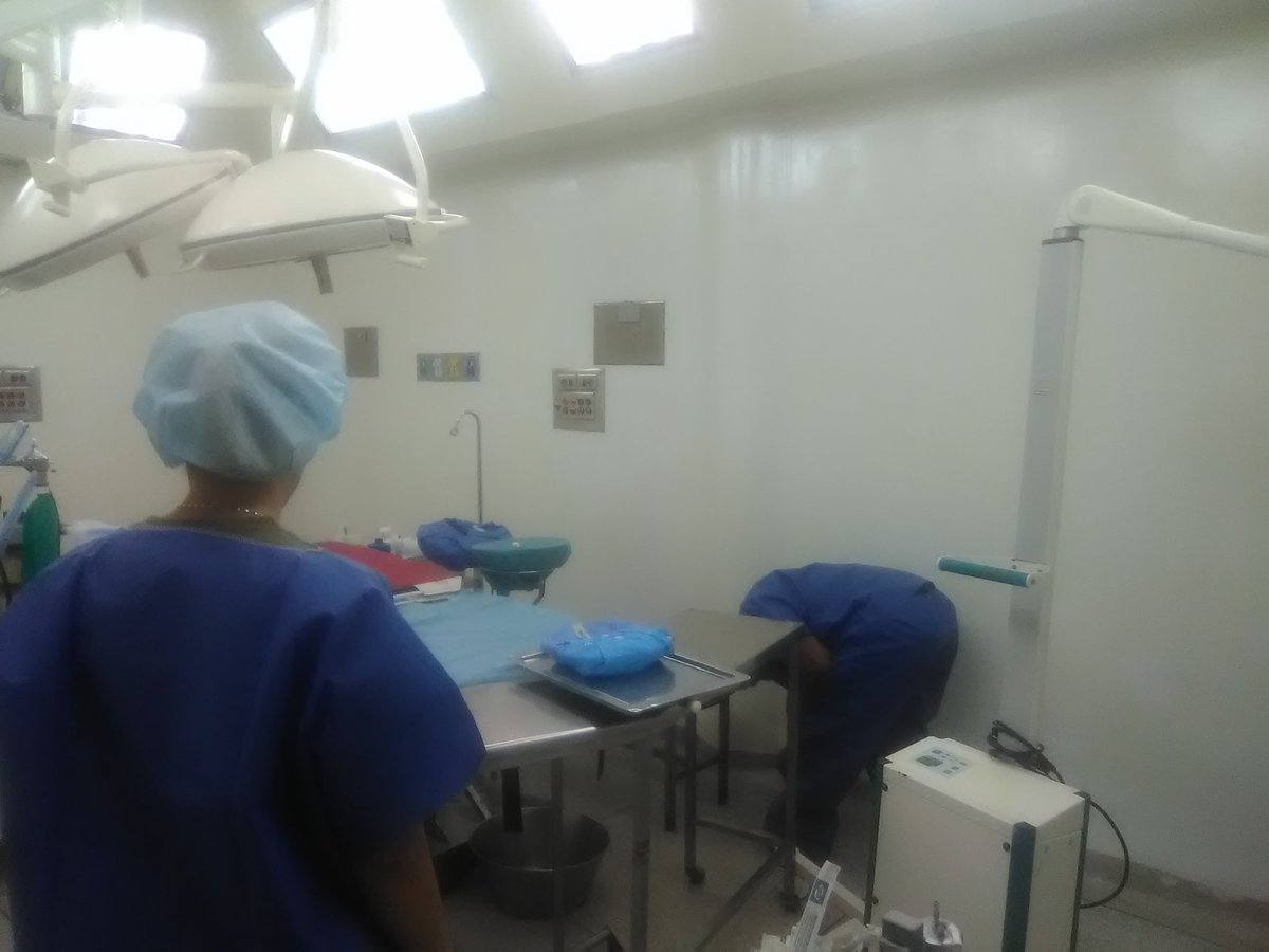 #BuenasNoches Continúan labores de Mantenimiento, en las Salas de Quirófanos <a href="/hospimilTachira/">Hospital Militar del Táchira. Venezuela</a> para garantizar a nuestra población un mejor servicio de Calidad, Higiene y Seguridad. #TrabajoProduccionYPAZ #FelizViernesATodos