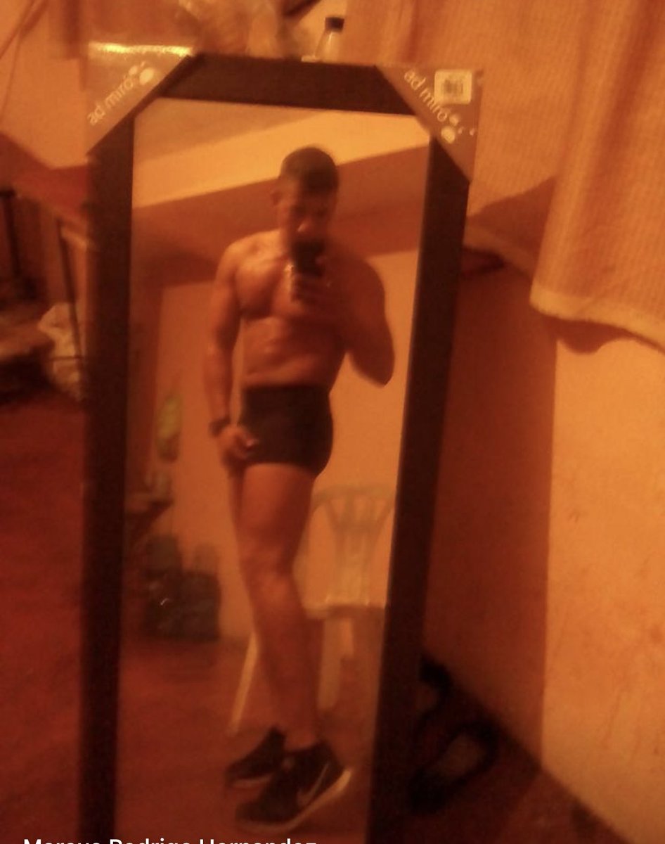 HeterosU's tweet photo. Chacal sabroso 🤤 @HeterosU  comparte y sigue la cuenta machos reales #mayates #Chacales #heterosdesnudos #viernesdeYaValio  cuántos chacales se comerán hoy? Comenten https://t.co/XRCzWJF8Qw
