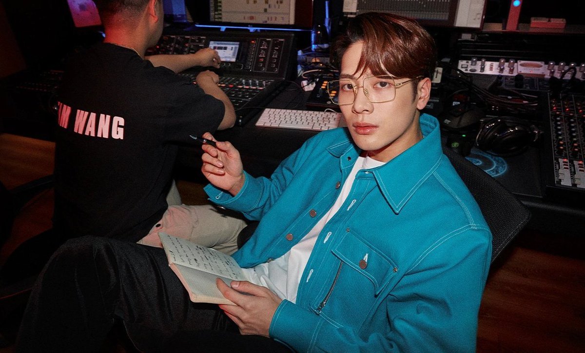 Jackylsy1's tweet photo. #WeLoveYouJackson
Jacky一直在，以后的路我们一起走，一起❤️@JacksonWang852
#JacksonWang    #TEAMWANG https://t.co/Km1HgR4xag