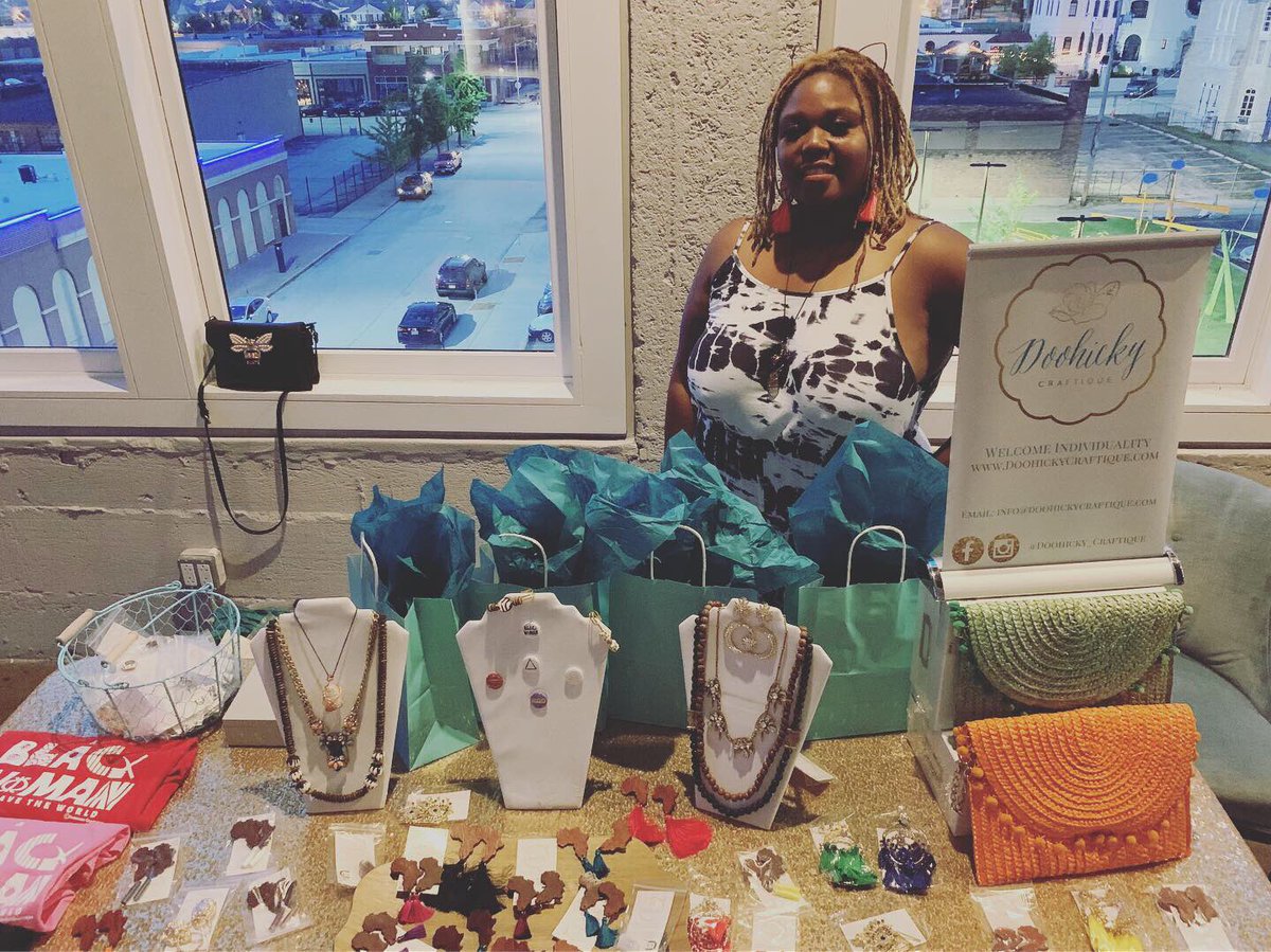 DoohickyCraftqe's tweet photo. Come see us at @afro.sexy.cool tonight at .zack on locust!
#doohickycraftique #doohicky #stl #fashionaccessories #fashionblogger #shopsmall #womanownedbusiness #afrocentric #shopping #melanin https://t.co/KmhoiaaYjY
