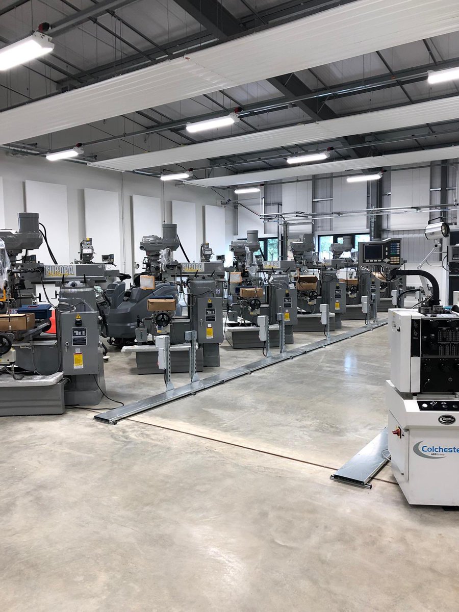 FutureMastics's tweet image. First class finish by our colleague Adrian who has been working at Abingdon &amp;amp; Witney College this week. #mastic #masticman #sealantapplicator #Oxfordshire