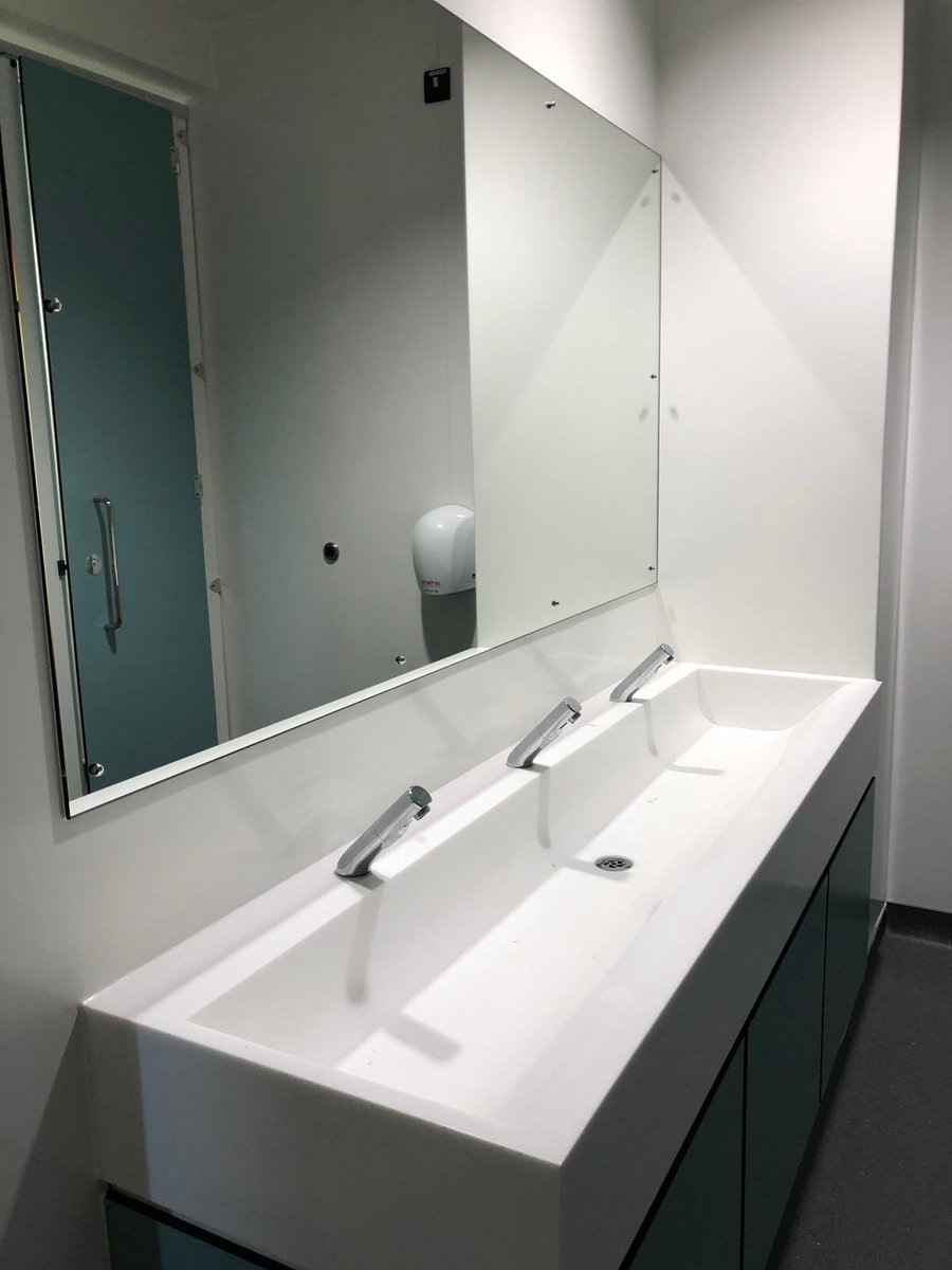 FutureMastics's tweet image. First class finish by our colleague Adrian who has been working at Abingdon &amp;amp; Witney College this week. #mastic #masticman #sealantapplicator #Oxfordshire