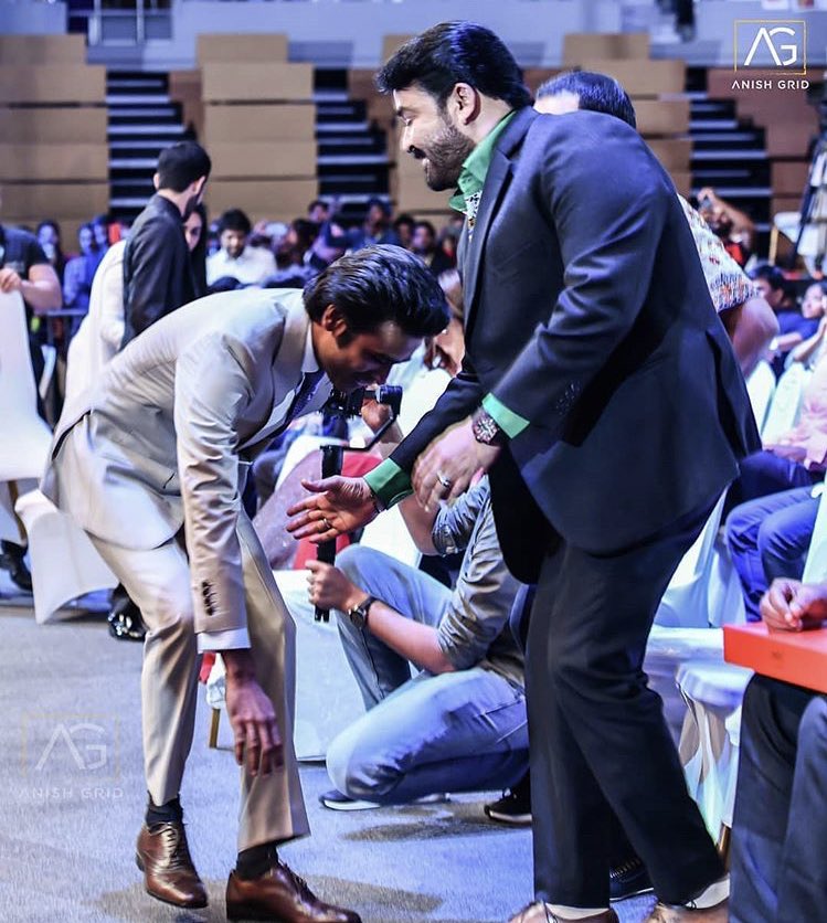 SSMusicTweet's tweet photo. That Love and respect for complete actor @Mohanlal  by dynamic @dhanushkraja !! https://t.co/Ka5I08GTsl