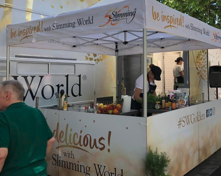 PeterboroughCC's tweet image. Don't forget to swing by Cathedral Sq today from 10am - 5pm for some free SW recipe demonstrations, free food samples and free advice - all aboard the SW bus!

#SWGolden #slimmingworld #signaturespaces