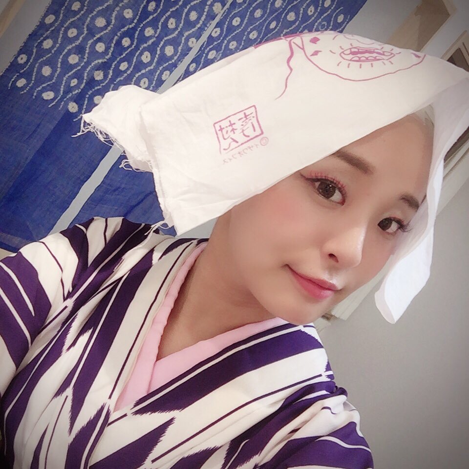 chikaedayo's tweet image. 名古屋といえば…？！
味噌カツ、手羽先、味噌煮込み…

御園座〜〜っっ！！✨

#志村魂 、名古屋 #御園座 
いよいよ初日公演です！！
初日から大入りをいただきました！
気愛が入ります✨✨✨

ではでは、
開演までしばらくお待ちください❤️

#マジで恋する5秒前 
#マジでカツラかぶる5秒前
