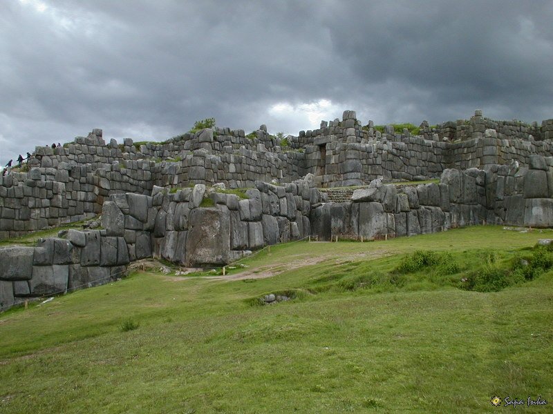 Info_SapaInka's tweet photo. Die #Festung von #Sacsayhuamán oberhalb der alten #Inka Hauptstadt #Cusco.
Sie wurde aus riesigen #Steinbrocken (bis zu 200 Tonnen) erbaut die (ohne die Erfindung des Rades) aus dem 20km entfernten Steinbruch herbeigeschafft wurden. https://t.co/6Mxo9HaVAB