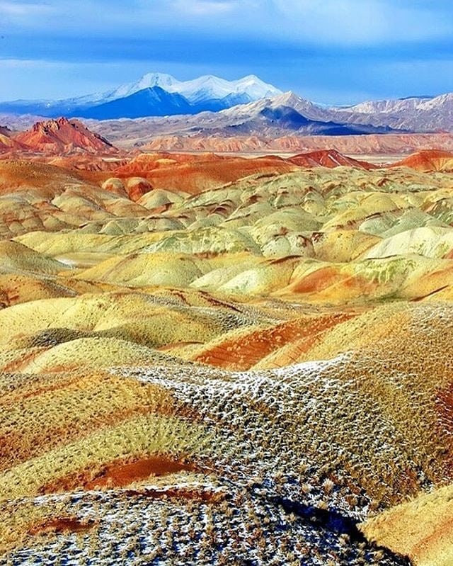 Aladağlar Mountains ⛰🌈❤️
God's tableaus can be seen with soul and heart.💟💙
#iran #nature #tabriz #mountain #aladaglar #aladaghlar #photography #landscape #adventure #travel #natgeo #exploretheworld #mustsee #colorful #paint #irantravel #visitiran #travelblogger #vanlife