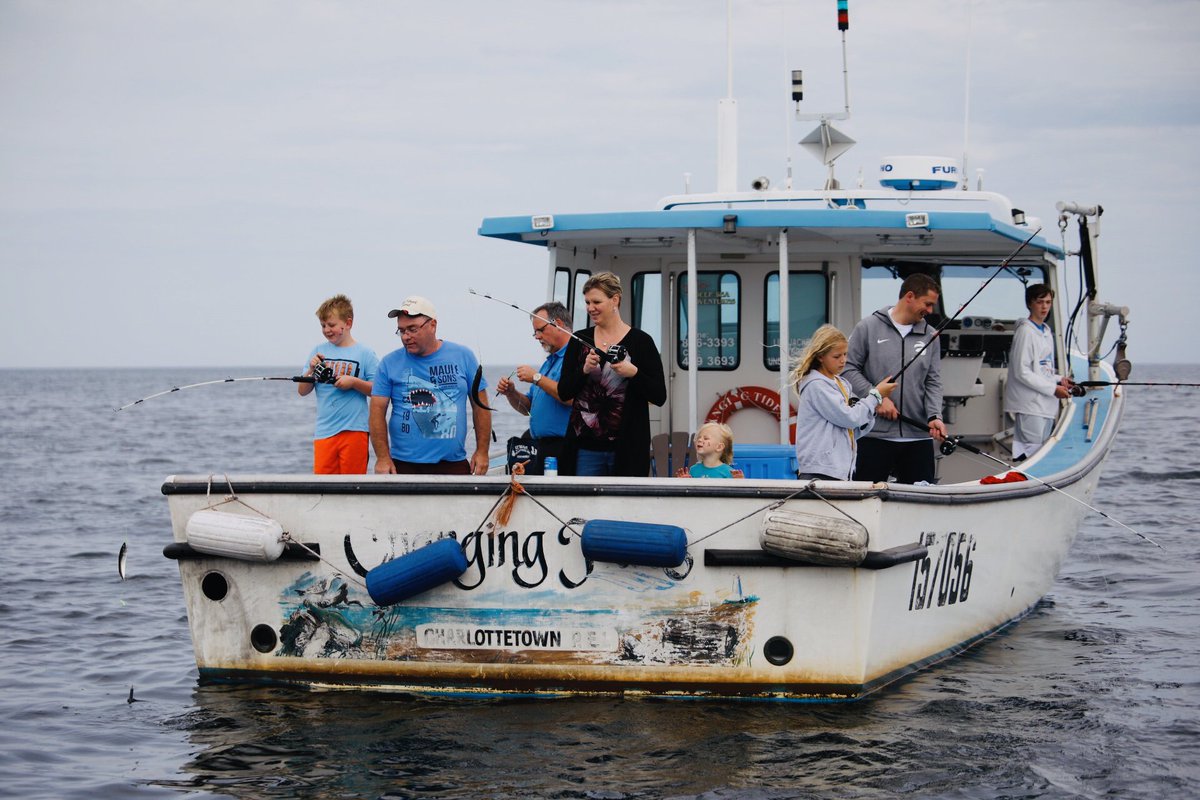 AndrewScheer's tweet photo. My family and I geared up and hit the open waters of the Atlantic Ocean this afternoon. My Prairie-born kids loved being able to fish for mackerel on a big “lake” with no land in sight. https://t.co/g4bzJavrlr