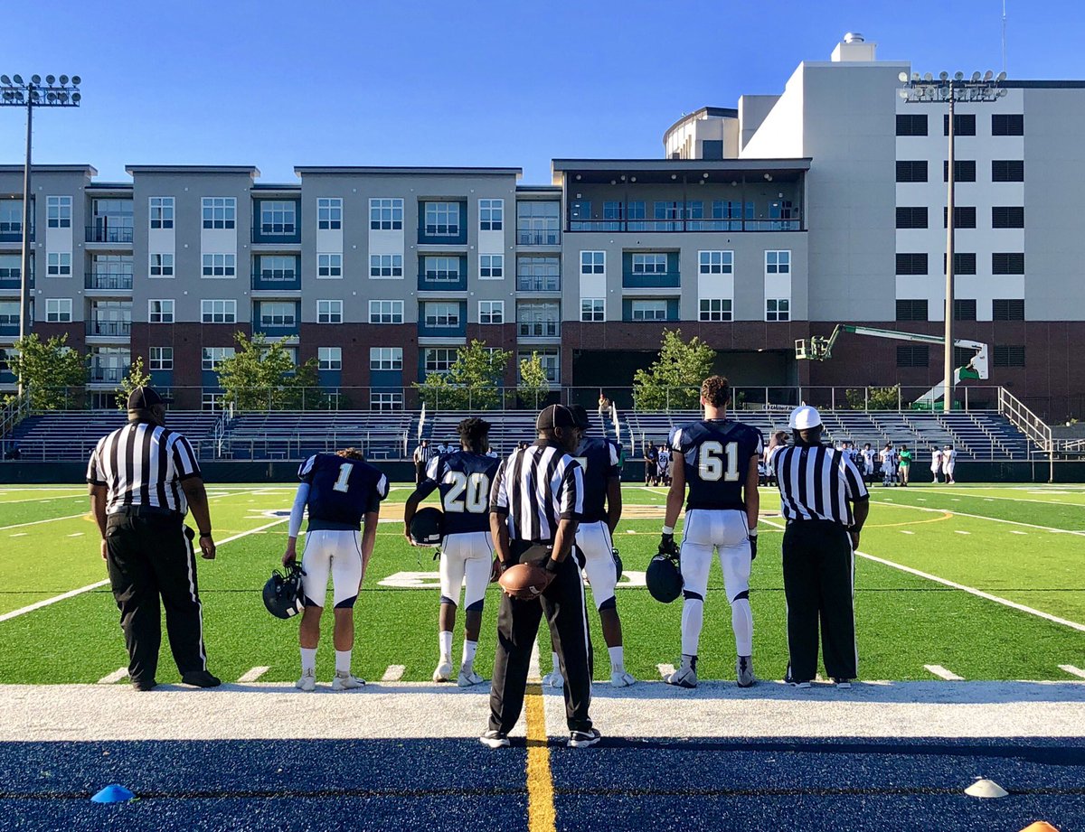 WesTroyerDO's tweet photo. Awesome first night covering @DecaturDawgs scrimmage with @EmorySportsMed. First of many! #Decatur #sportsmed #sidelinecoverage #FridayNightLights https://t.co/kcwqBWJrrH