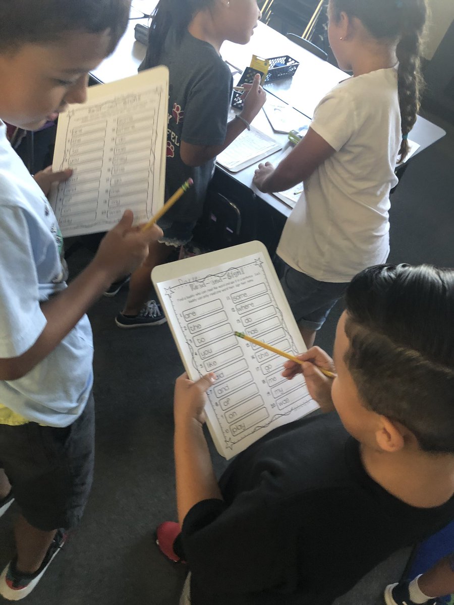 Pendola_2nd's tweet photo. These awesome scholars were practicing their High Frequency Words and using them in sentences with a Stand Up, Hand Up, Pair Up! @BelleviewDogs https://t.co/3rrrh1LFTR