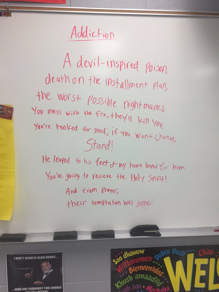 micjo0131's tweet photo. A fabulous first week in AE2. Today we studied the effectiveness of short sentences from our novels and created found poems. So many outstanding poets in c-10. @TweetDCS_CHHS https://t.co/IEQ14uiL3r