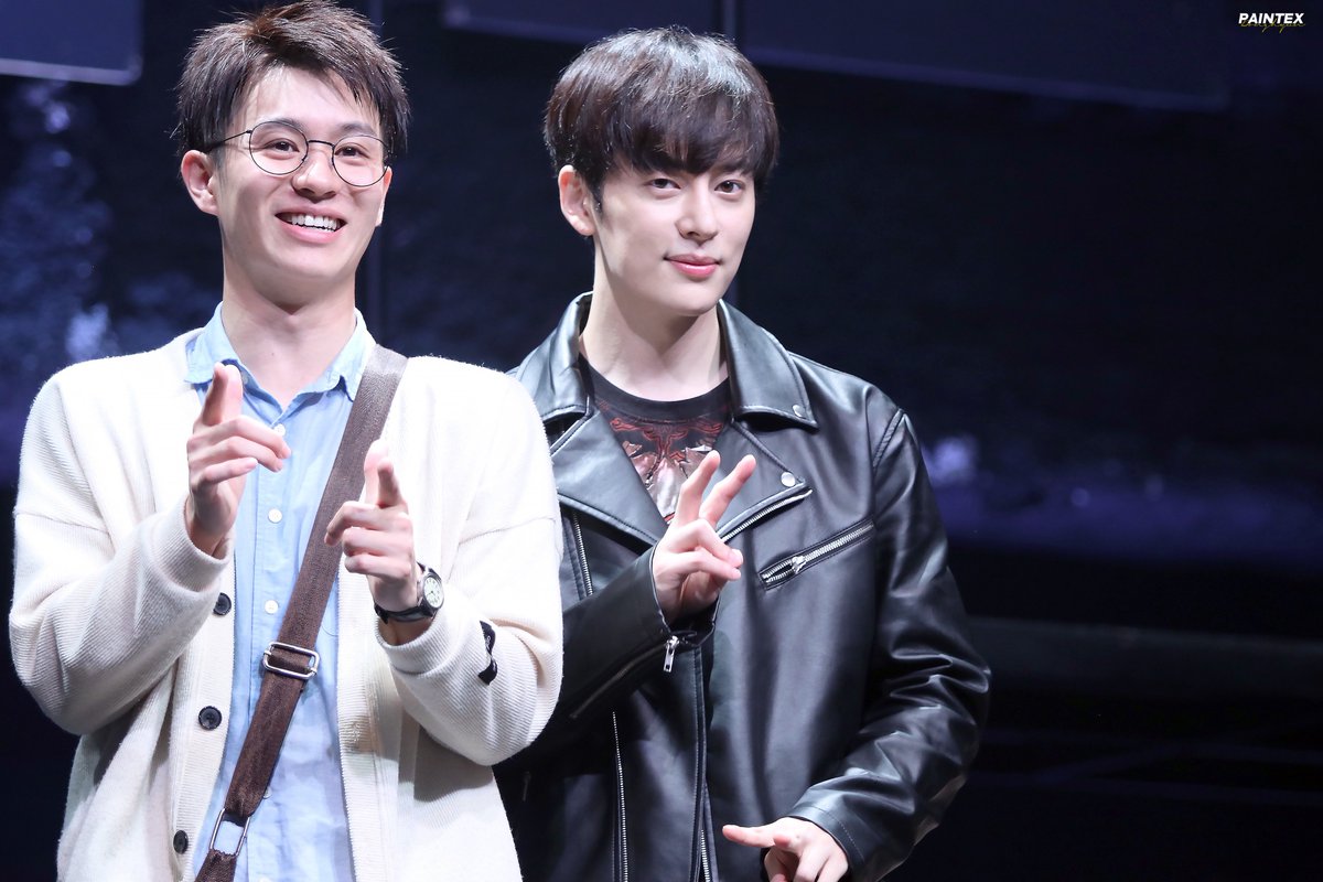 paintex0212's tweet photo. 【★】 190816 #동현
마이버킷리스트⏳📒

#보이프렌드 @DH_890212 https://t.co/TdgfggJ1O3