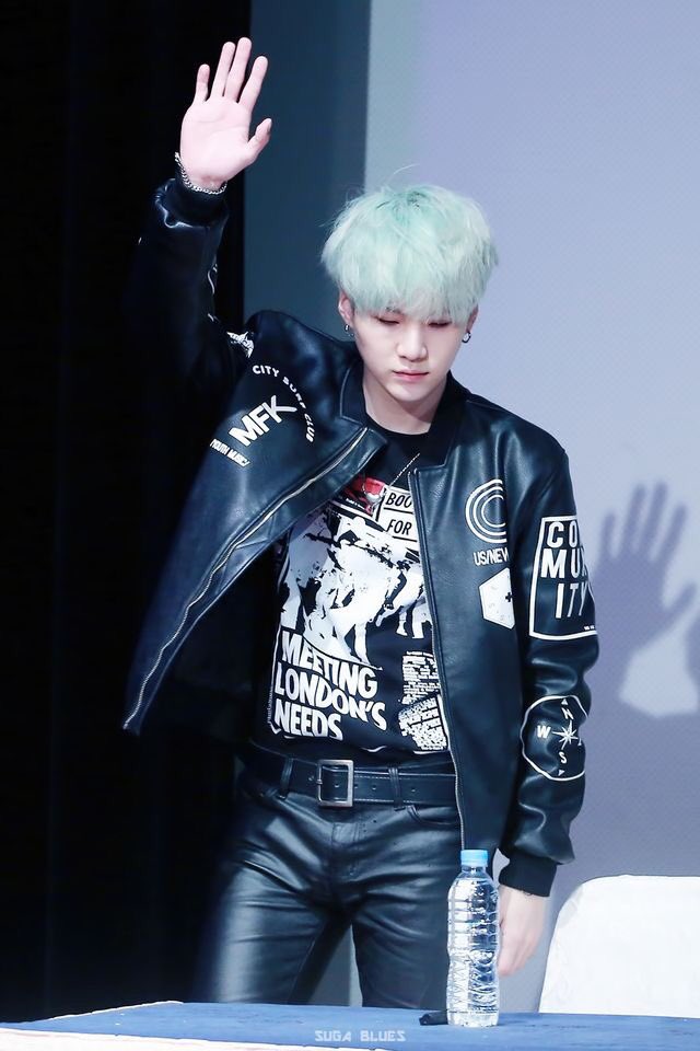 JungJaeWon_B's tweet photo. —Vía Instagram—

Yo no sé de qué habla Yoongi si acá el afortunado soy yo. Para prueba, unas fotos de su llegada a la fiesta. 

🎂 #HBDBinnieRB 🎈

Club-RB, AGO. 11. https://t.co/dU823qazkK