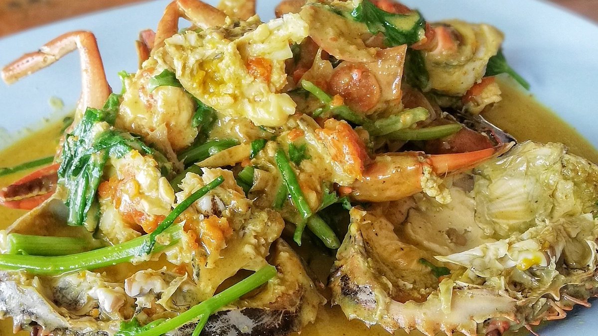FeastThailand's tweet photo. Youuu Hooo Crab Lovers.  This is a great dish if you love the flavour of fresh crab stir fried in a yellow curry. Buu Pad Pong Karee ; ปูผัดผงกะหรี่
Picking through the crab to find all the little pockets of crab meat with the subtle flavour of the curry. 
#thaifood https://t.co/YxOc97kevI