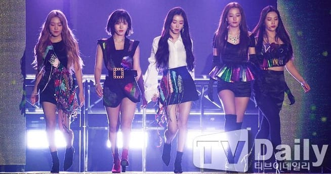 seulkjoob's tweet photo. #ProtectRedVelvetAndReveluv https://t.co/jEDCJzTzDh