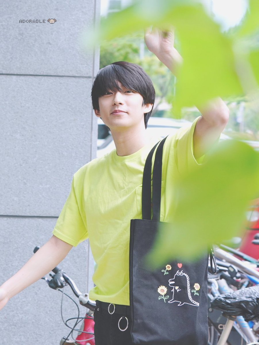 어도러블 tweet media