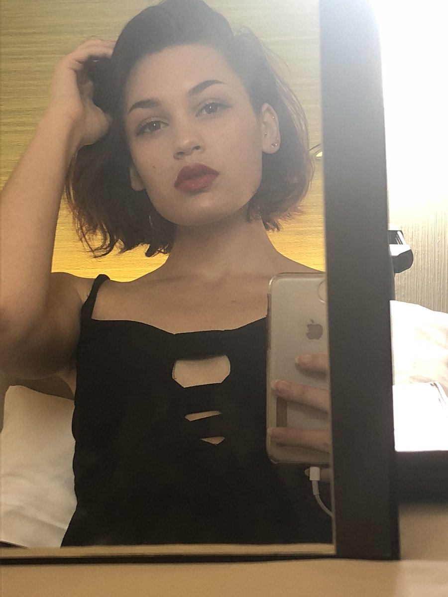 justallietv's tweet photo. waiting for my hair to dry https://t.co/wWtWgccGyv