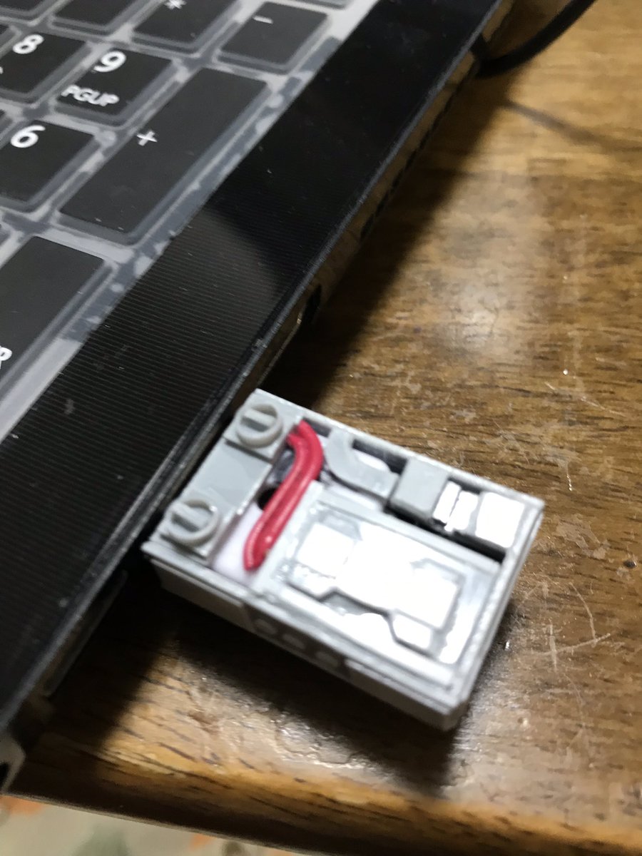 Tezno Twitterissa ガンダム テムレイ テムレイのusbメモリー 作りました
