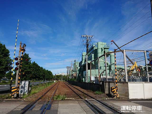 パルラータ 水島臨海鉄道水島本線 三菱自工前駅 旅客列車の終着駅三菱自工前駅 すでに駅到着前から臨海鉄道の雰囲気があり 鶴見線や和田岬線を思い出します 駅も1面1線と貨物線1線 ここまで運転される列車は少なくなっています 到着した列車は折り返せず パルラータ 水島臨海鉄道水島本線 三菱自工前駅 旅客列車の終着駅三菱自工前駅 すでに駅到着前から臨海鉄道の雰囲気があり 鶴見線や和田岬線を思い出します 駅も1面1線と貨物線1線 ここまで運転される列車は少なくなっています 到着した列車は折り返せず