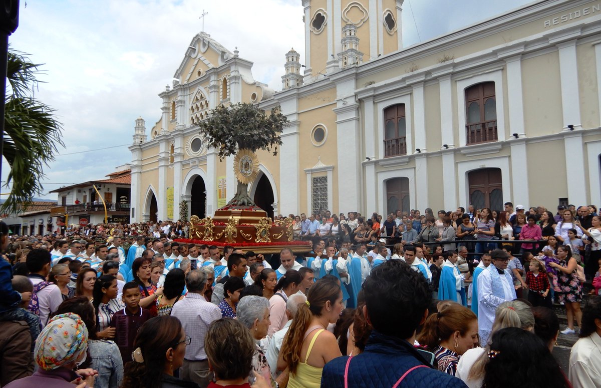 Procesión por los 308 años de aparición de la Virgen de Torcoroma ...