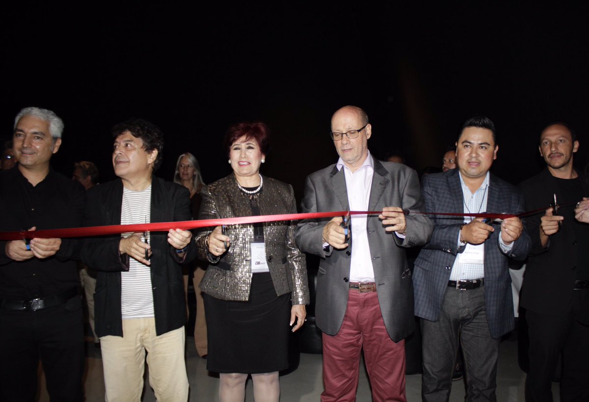 LuisGlezAcosta's tweet photo. Fue un placer conocer a directivos de @VRAwakeMx quienes me invitaron a la premier de “Botella al Mar” dirigida por Ricardo Benet con quien conversé sobre la importancia del séptimo arte como factor de cambio y desarrollo.
Vienen buenos proyectos para #Puebla. #SoyTuRegidor https://t.co/o1uqz4RQkl