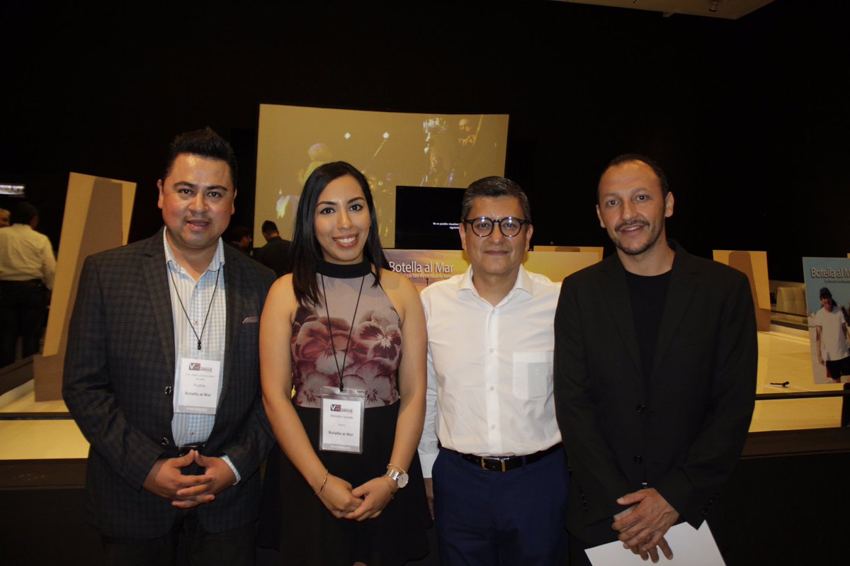 LuisGlezAcosta's tweet photo. Fue un placer conocer a directivos de @VRAwakeMx quienes me invitaron a la premier de “Botella al Mar” dirigida por Ricardo Benet con quien conversé sobre la importancia del séptimo arte como factor de cambio y desarrollo.
Vienen buenos proyectos para #Puebla. #SoyTuRegidor https://t.co/o1uqz4RQkl